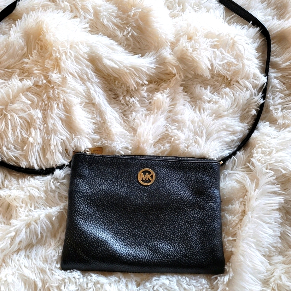 Michael Kor's Crossbody Black leather purse
